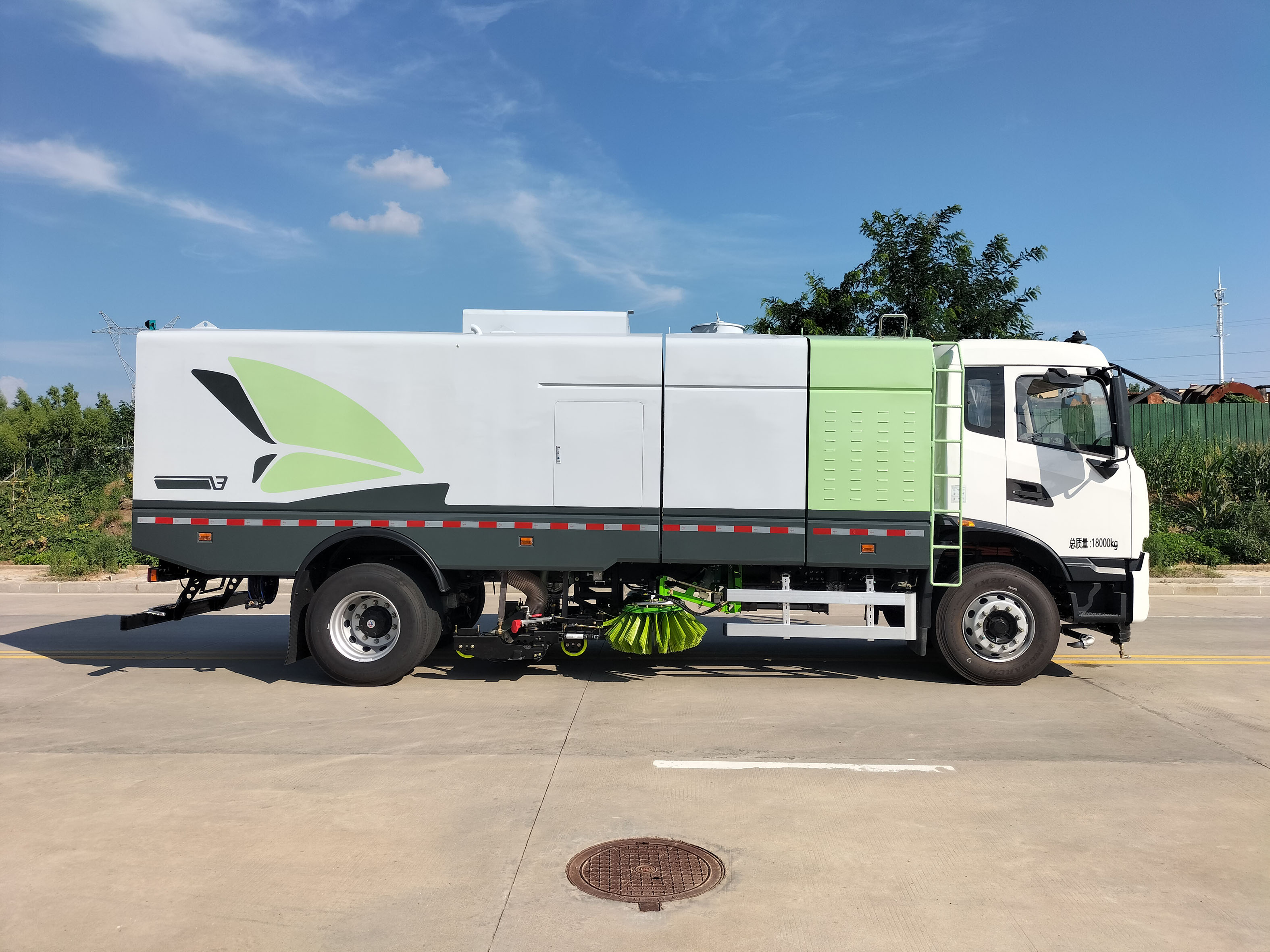 東風(fēng)天錦16方純電動高端洗掃車圖片3