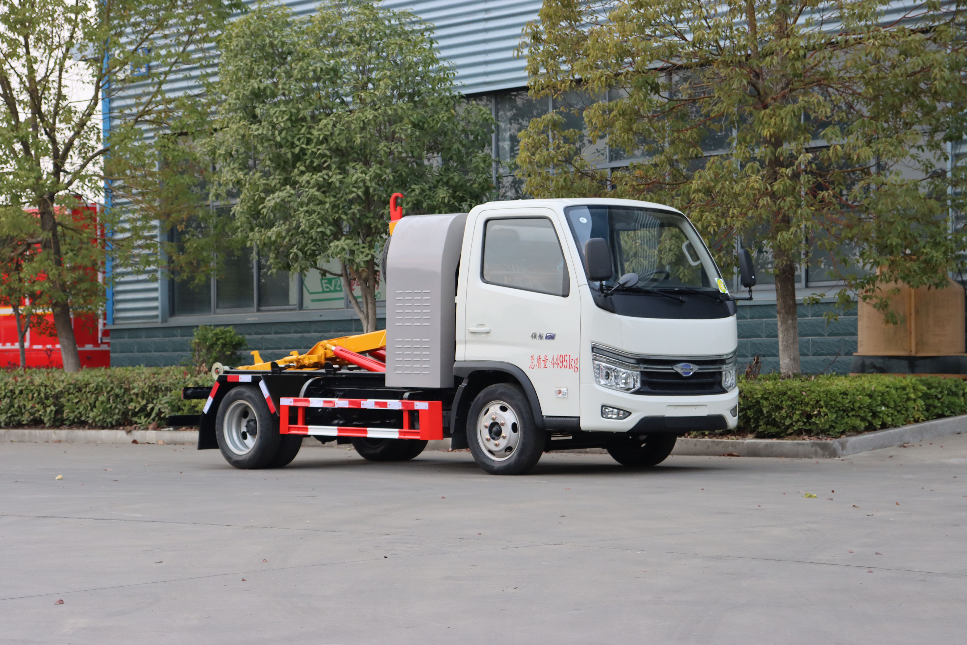 福田領(lǐng)航2.5方純電動(dòng)車廂可卸式垃圾車