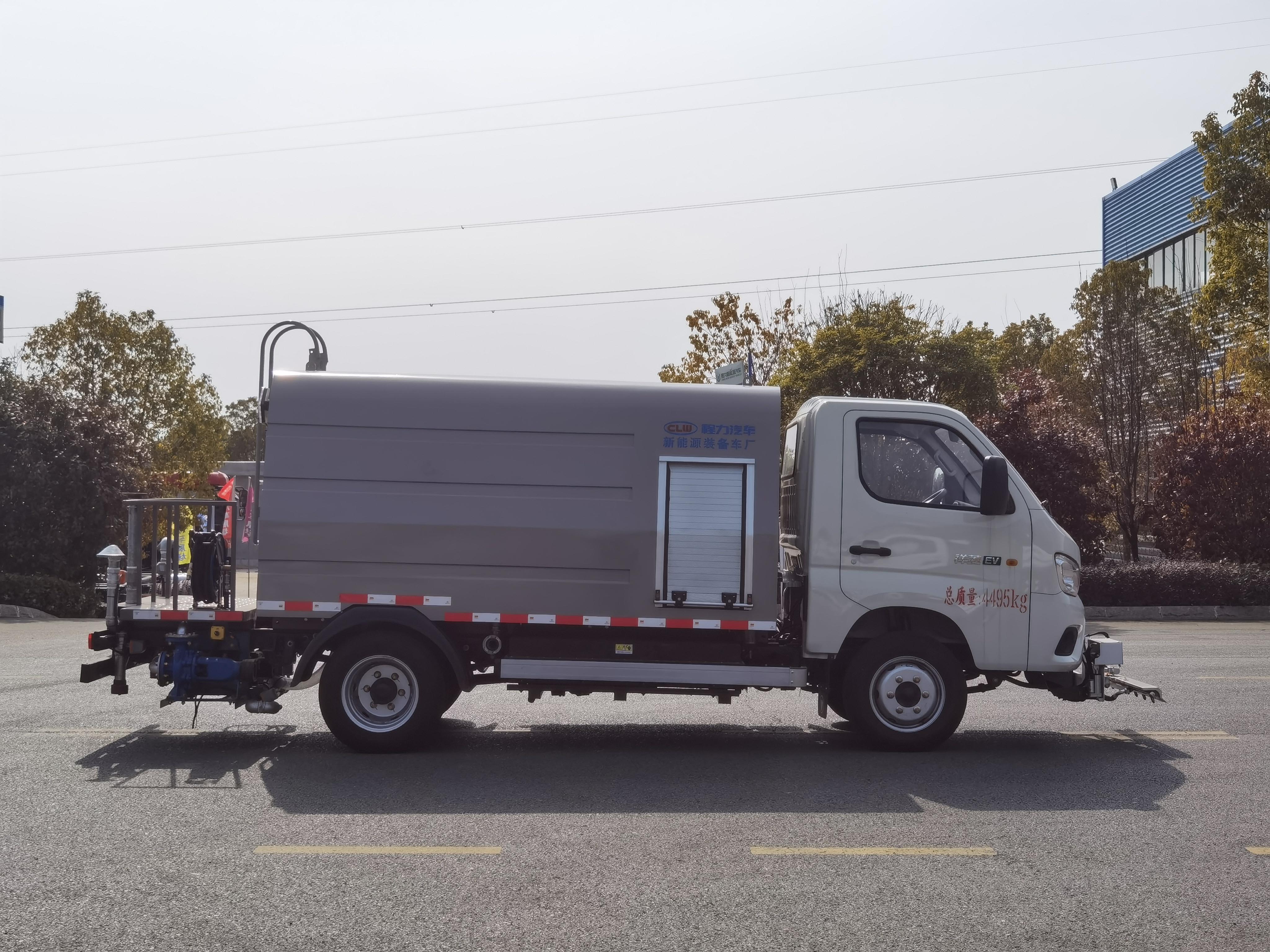 福田祥菱M2純電動(dòng)3方路面清洗車(chē)圖片3