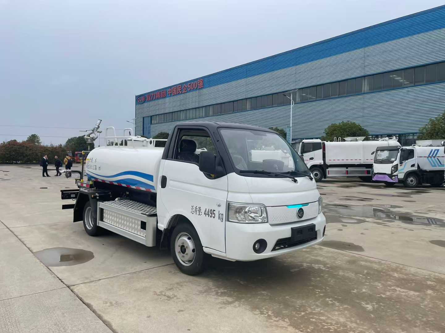 程力壹為2.5方純電動(dòng)綠化噴灑車灑水車