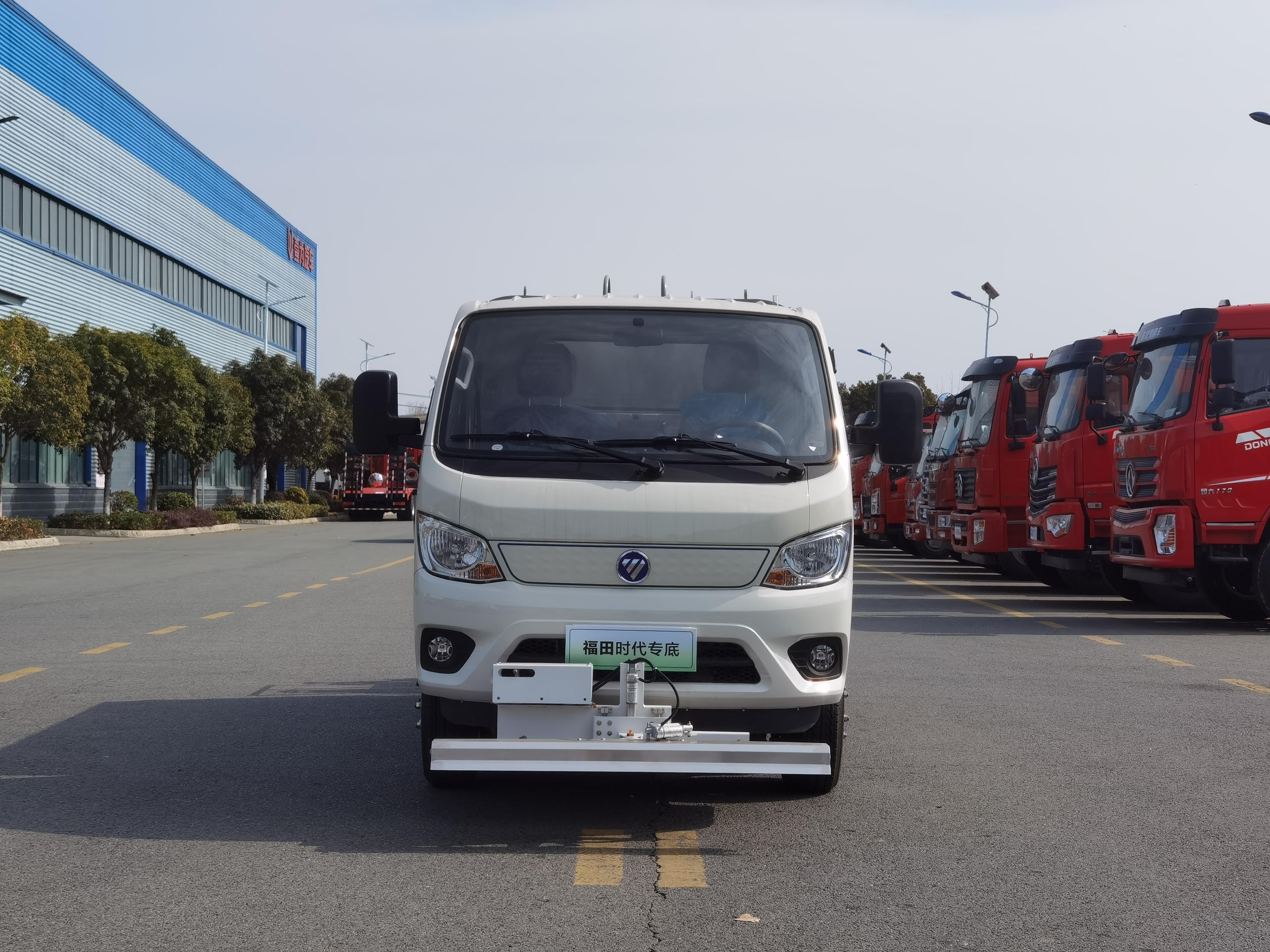 福田祥菱M2純電動(dòng)3方路面清洗車(chē)圖片2