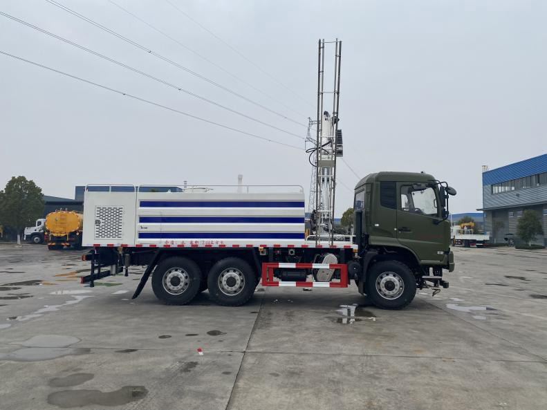 東風(fēng)天錦六驅(qū)6X6光伏板清洗車圖片3