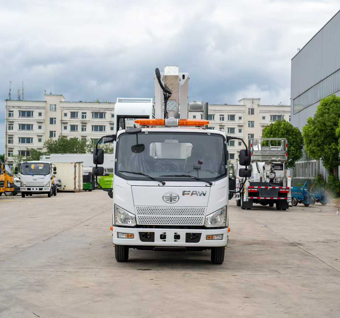 一汽解放18米直臂高空作業(yè)車伸縮臂折臂高空平臺圖片2