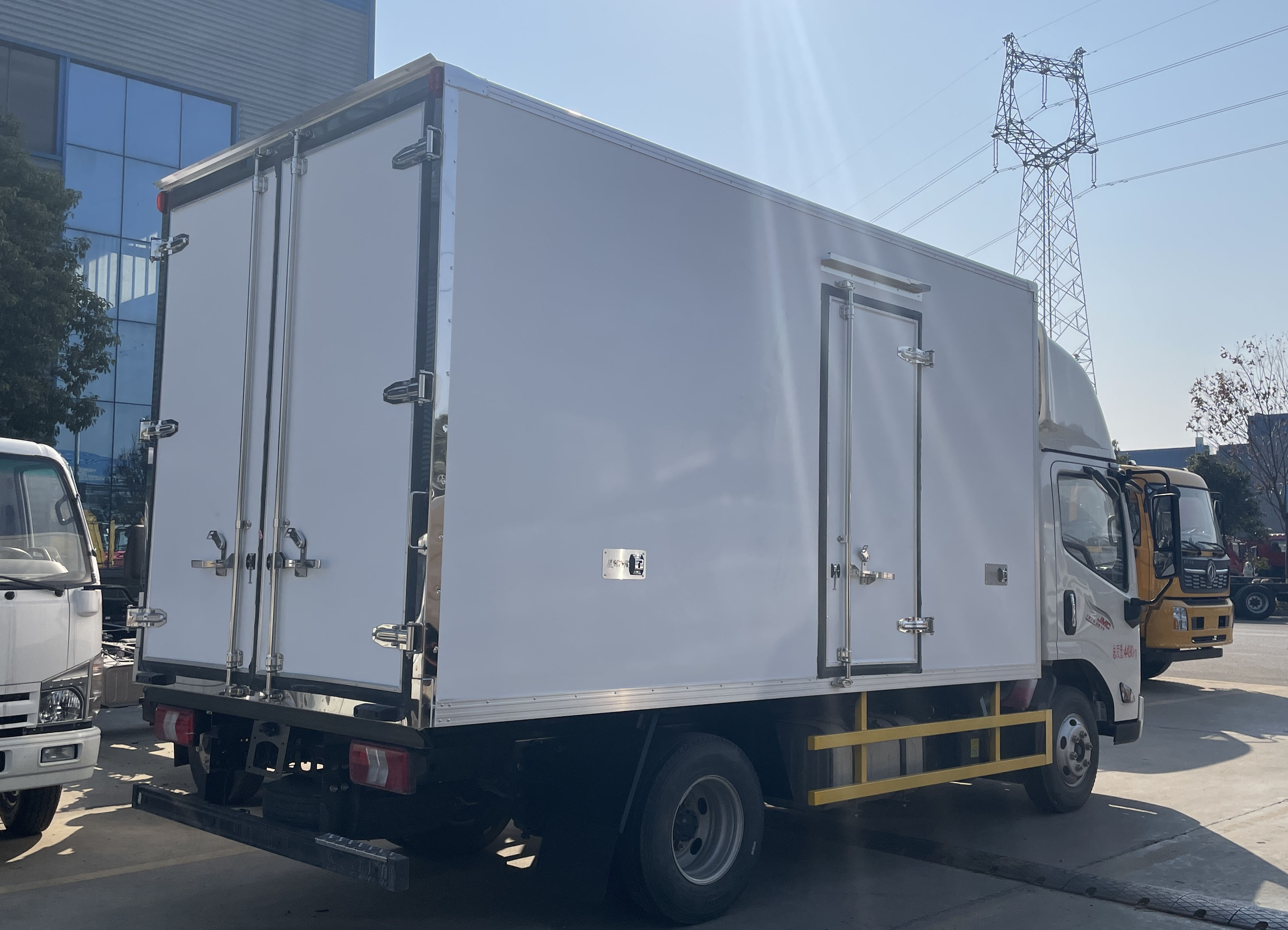 江鈴凱運(yùn)4米冷藏車圖片4