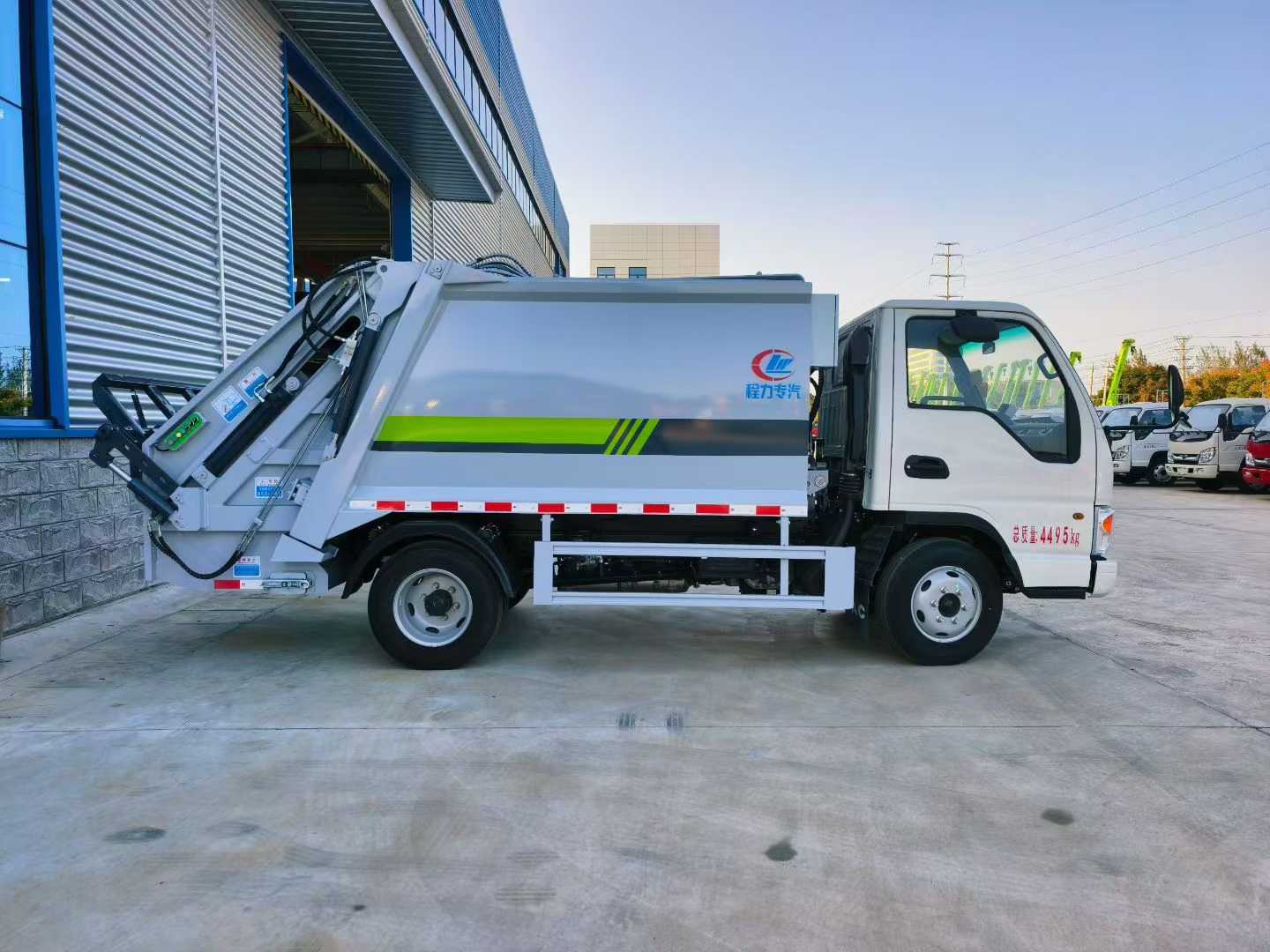 新款江淮康鈴6方壓縮垃圾車圖片3