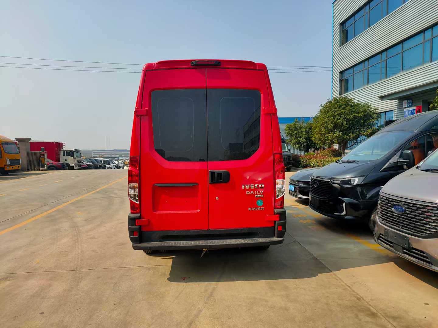 IVECO依維柯多功能搶險(xiǎn)車工程救險(xiǎn)圖片5