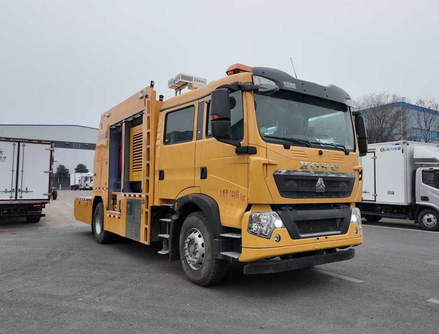 重汽豪沃工程救險搶險車圖片1